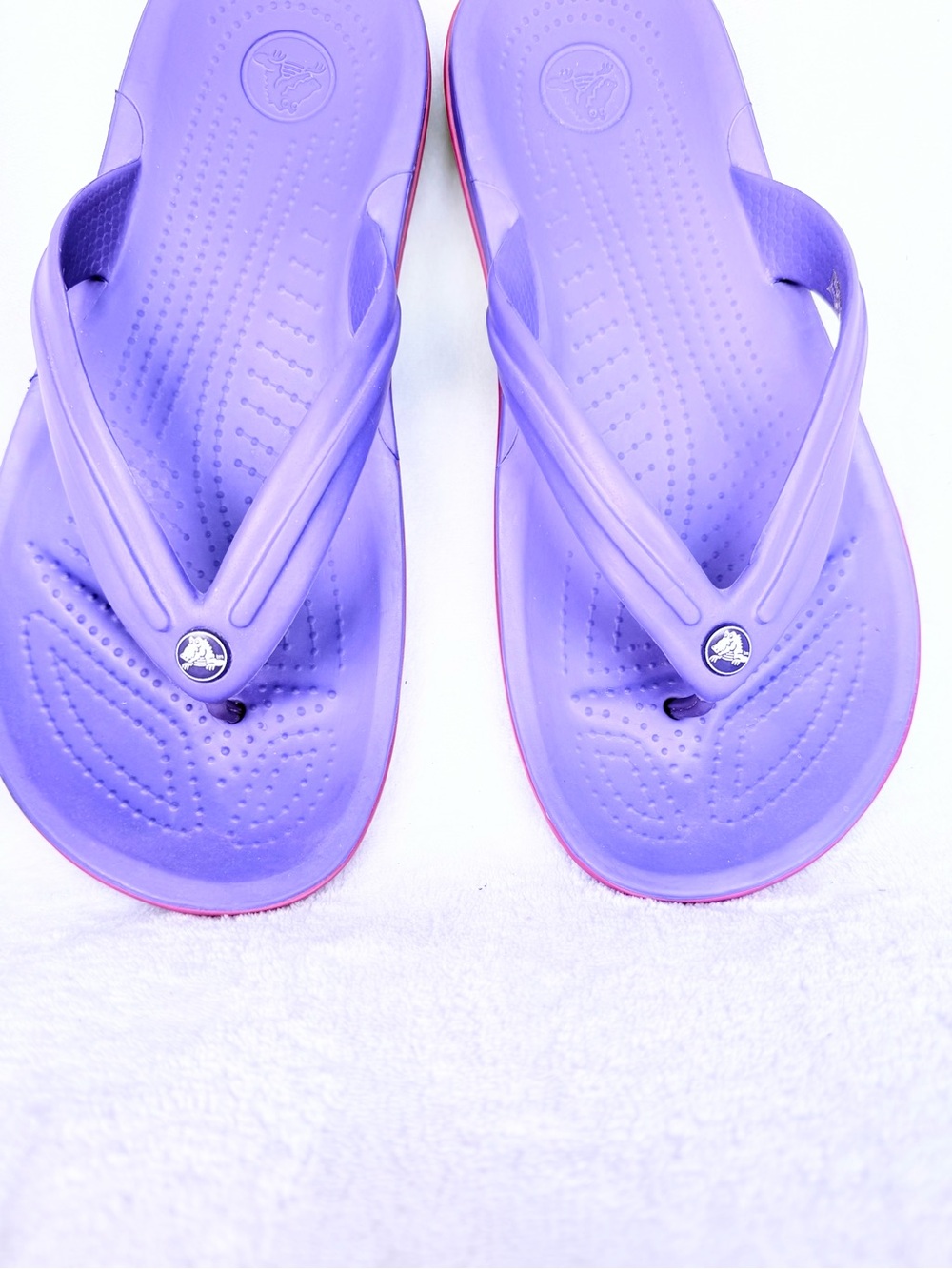 Crocs Crocband Flip Flops Purple Pink Stripe Unisex Mens 7 Womens 9 Sandals - Picture 10 of 11